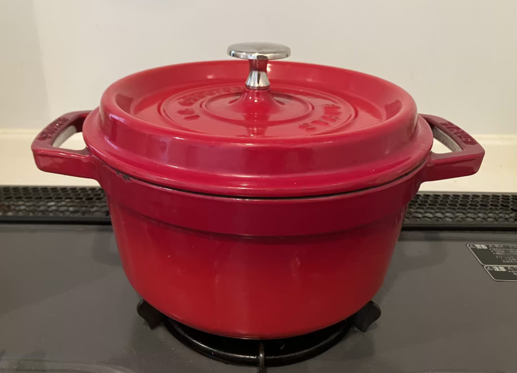 赤いSTAUBの鍋